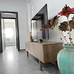 Lejlighed 3bdr Design 125sqm 3 Min To Finikoudes Larnaca