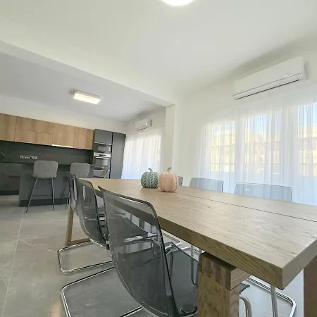 Apartmán 3bdr Design 125sqm 3 Min To Finikoudes