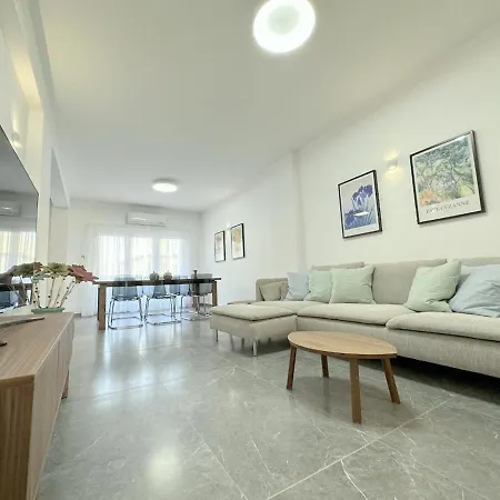 Rendezvous 3 Bedroom Flat *