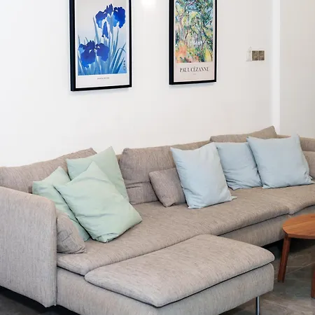 3bdr Design 125sqm 3 Min To Finikoudes Lägenhet Larnaca