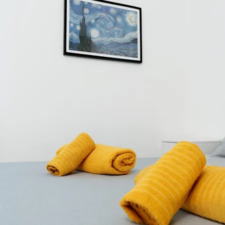 3bdr Design 125sqm 3 Min To Finikoudes Lägenhet Larnaca