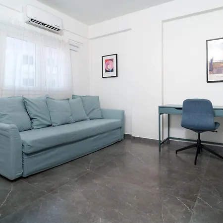 3bdr Design 125sqm 3 Min To Finikoudes Apartment *