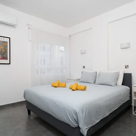 3bdr Design 125sqm 3 Min To Finikoudes Apartment Larnaca