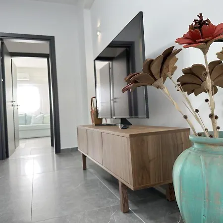 Apartament 3bdr Design 125sqm 3 Min To Finikoudes Larnaca