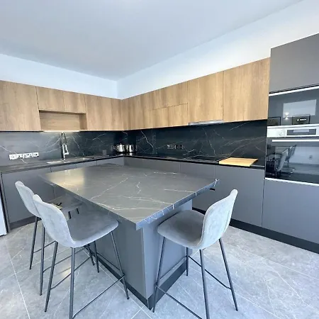 3bdr Design 125sqm 3 Min To Finikoudes Apartament Larnaca